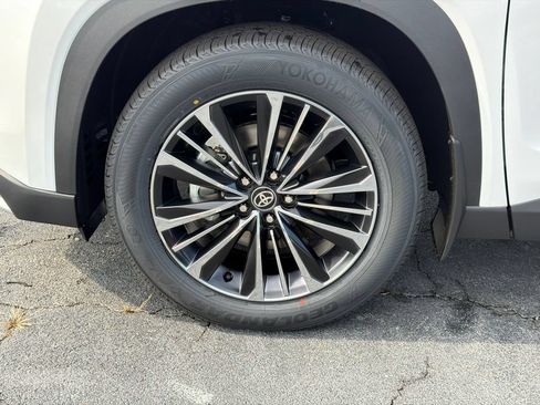New 2026 Toyota Grand Highlander AWD Hybrid image 14