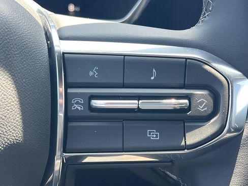 New 2026 GMC Canyon Elevation w/ LPO, Black Badging Package RWD image 14