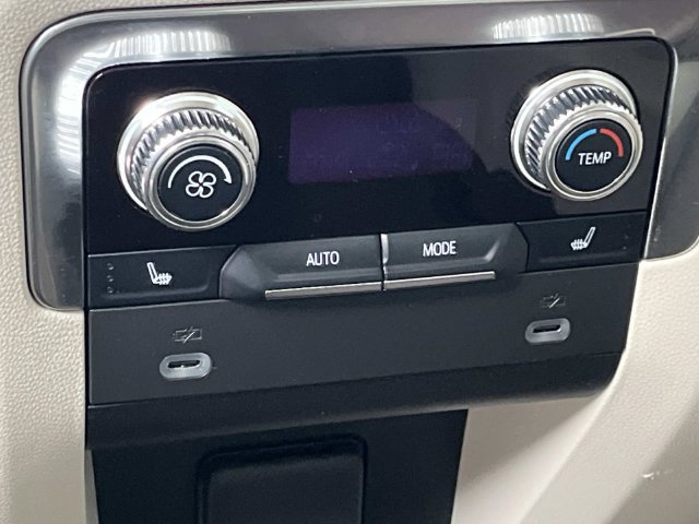 Used 2024 GMC Yukon Denali AWD/4WD image 19
