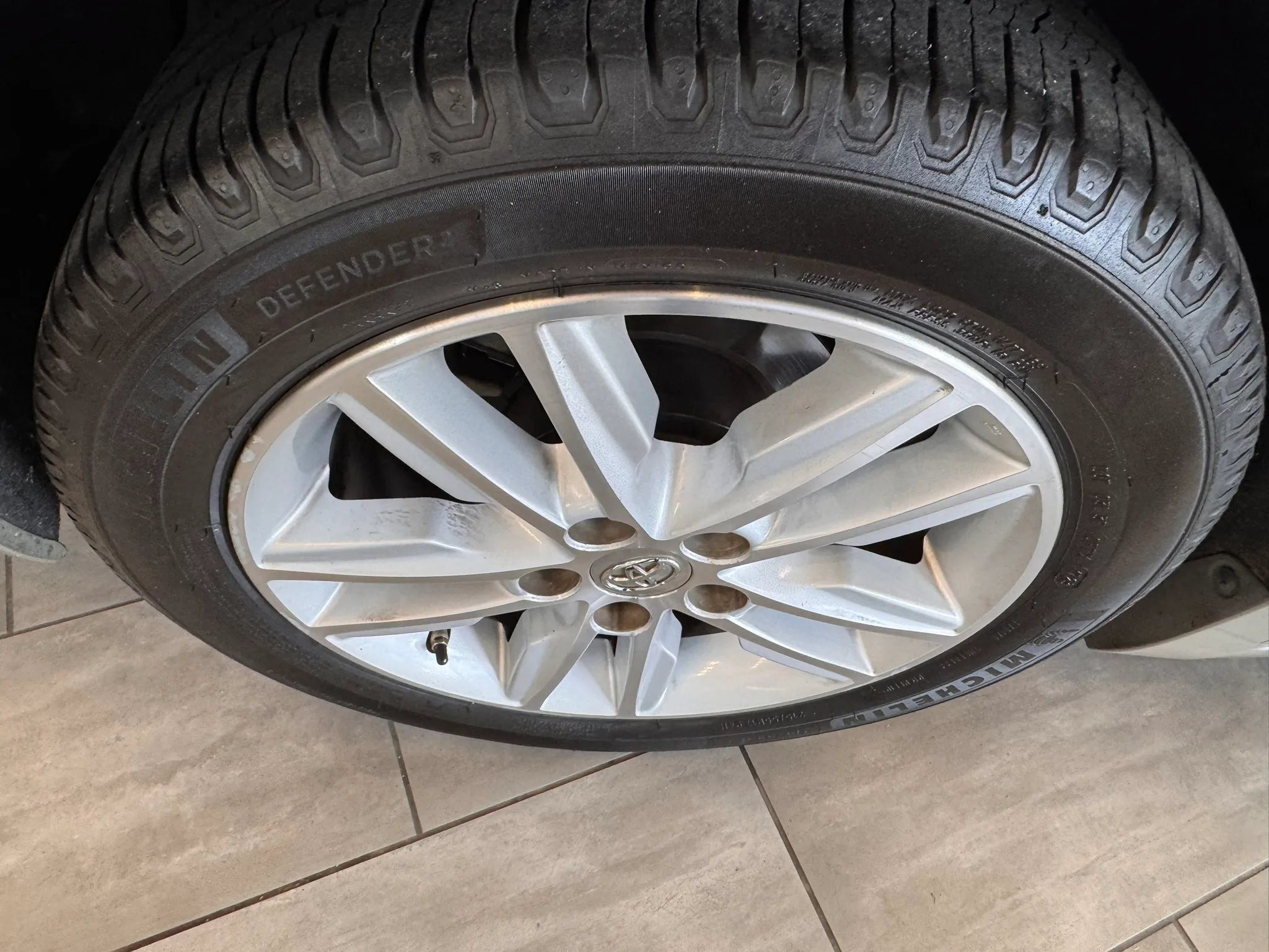 Used 2015 Toyota Avalon XLE FWD image 17