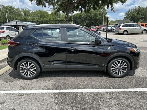 Used 2024 Nissan Kicks SV FWD image 10