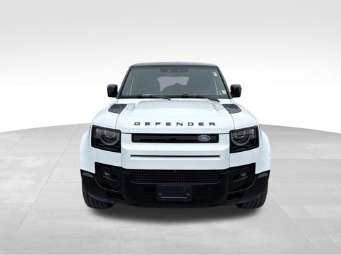 Used 2025 Land Rover Defender 130 X-Dynamic SE AWD/4WD image 2