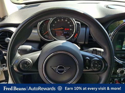 Used 2021 MINI Cooper 4-Door Hardtop w/ Storage Package FWD image 25