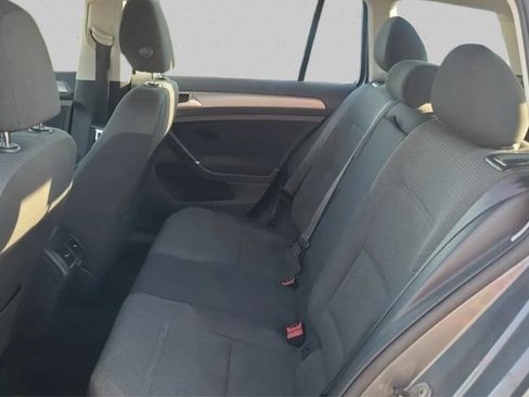 Used 2017 Volkswagen Golf S image 6