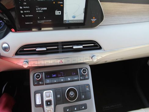 Used 2021 Hyundai Palisade SEL w/ Premium Package FWD image 15