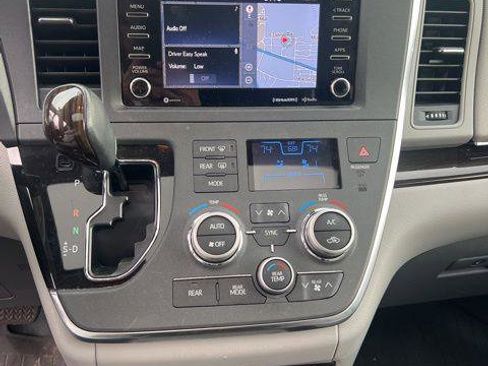Certified 2019 Toyota Sienna XLE w/ XLE Navigation Package image 10