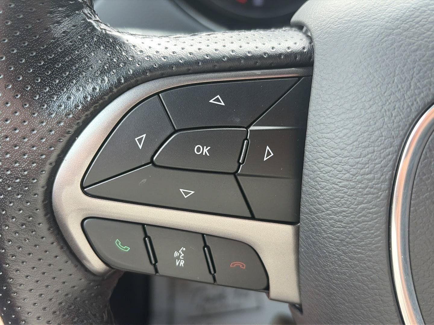 Used 2024 Dodge Durango SXT AWD/4WD image 15