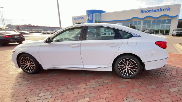Used 2020 Honda Accord Touring image 7
