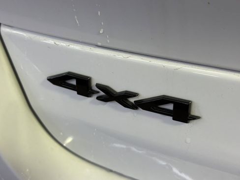 Used 2024 Jeep Grand Cherokee Altitude AWD/4WD image 6