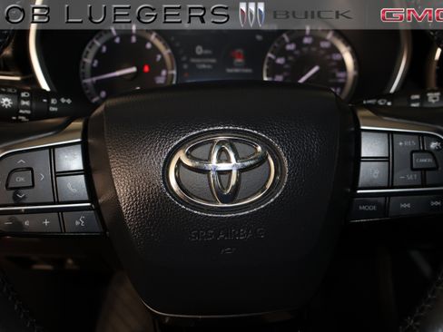 Used 2021 Toyota Highlander XSE AWD/4WD image 26