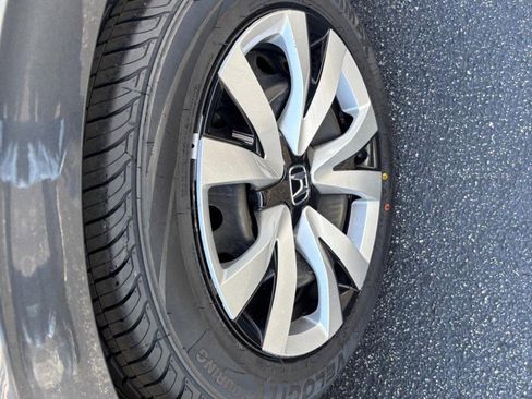Used 2024 Honda Civic LX image 7