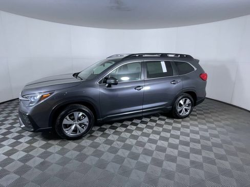 Used 2023 Subaru Ascent Premium w/ Convenience Package image 4