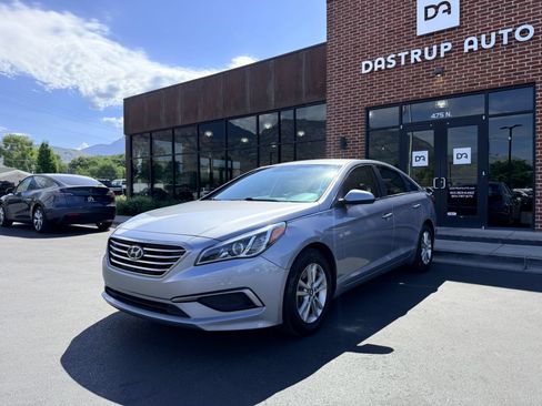 Used 2017 Hyundai Sonata SE FWD image 3