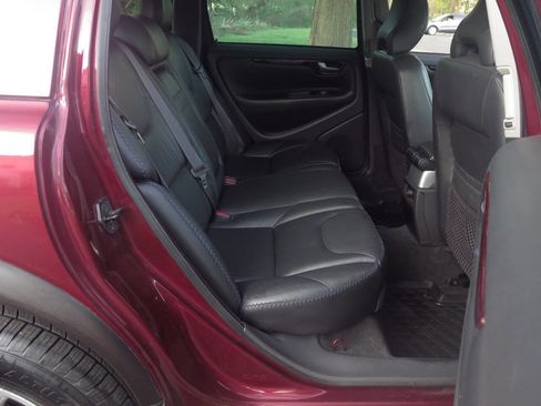 Used 2004 Volvo V70 image 16