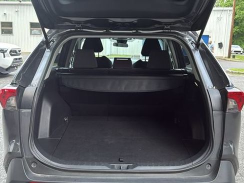 Used 2025 Toyota RAV4 XLE AWD/4WD image 25