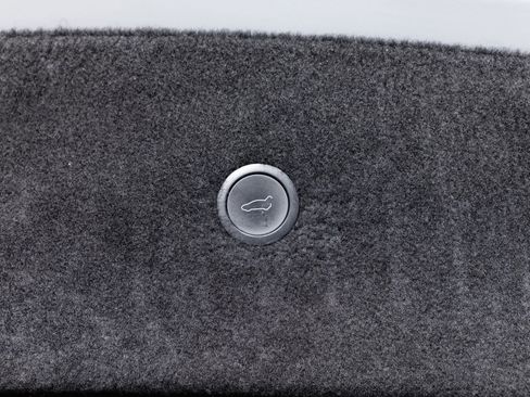 Used 2022 Tesla Model S Plaid image 21