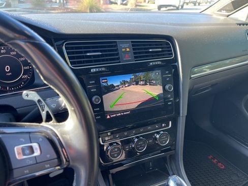 Used 2018 Volkswagen Golf R 4-Door image 21