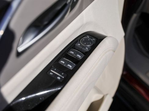 Used 2024 Cadillac Escalade Premium Luxury Platinum w/ Heavy-Duty Trailer Package image 34