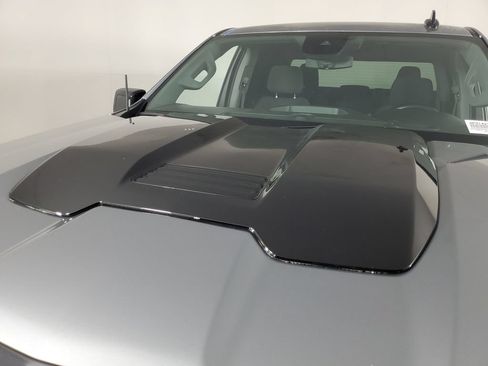 Used 2024 Chevrolet Silverado 1500 Custom Trail Boss w/ LPO, Dark Essentials Package AWD/4WD image 10