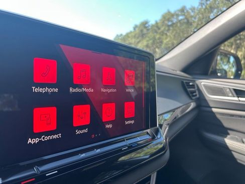 New 2026 Volkswagen Atlas Cross Sport SEL R-Line image 11