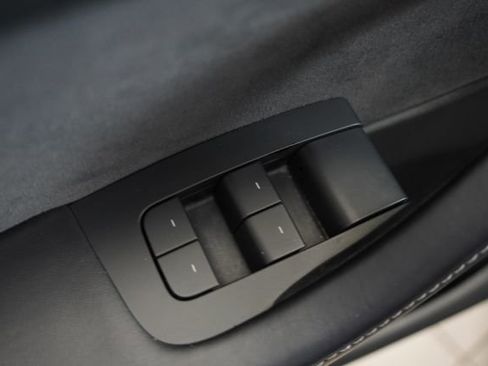 Used 2022 Tesla Model Y Performance image 19