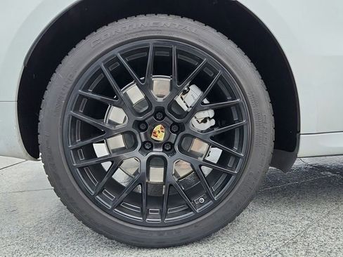 Used 2020 Porsche Macan Turbo image 14