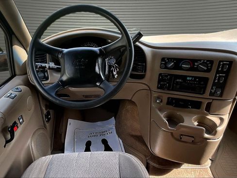 Used 2000 Chevrolet Astro Passenger RWD image 8