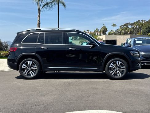 New 2025 Mercedes-Benz GLB 250 4MATIC image 2