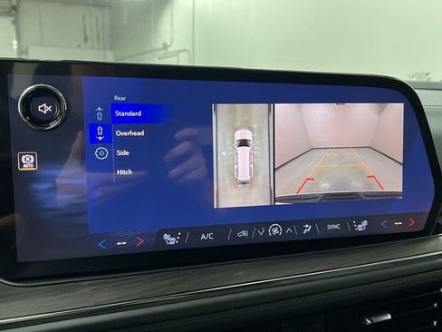 New 2026 Chevrolet Suburban LT image 15