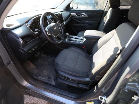 Used 2018 Chevrolet Traverse LT image 18