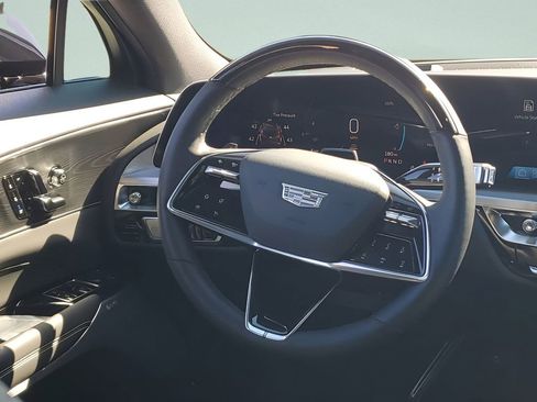 Used 2025 Cadillac Lyriq Luxury image 25