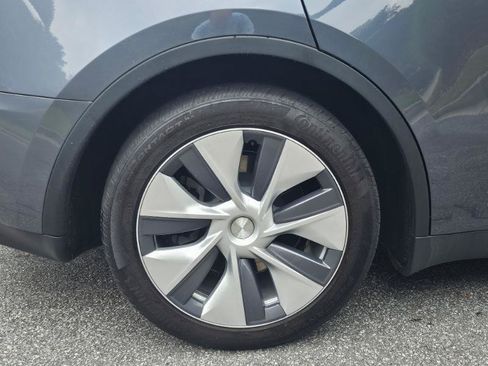 Used 2023 Tesla Model Y Long Range AWD/4WD image 16
