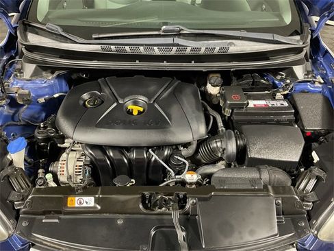 Used 2015 Hyundai Elantra SE image 5