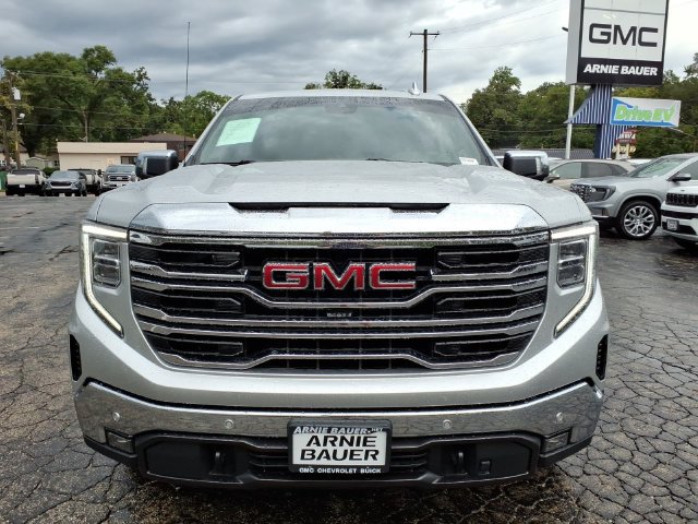 Used 2022 GMC Sierra 1500 SLT w/ SLT Premium Plus Package AWD/4WD image 14