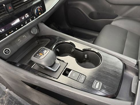 Used 2021 Nissan Rogue SV w/ Premium Package FWD image 13