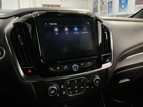 Used 2023 Chevrolet Traverse RS AWD/4WD image 19