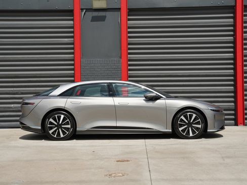 Used 2023 Lucid Air Touring AWD/4WD image 3