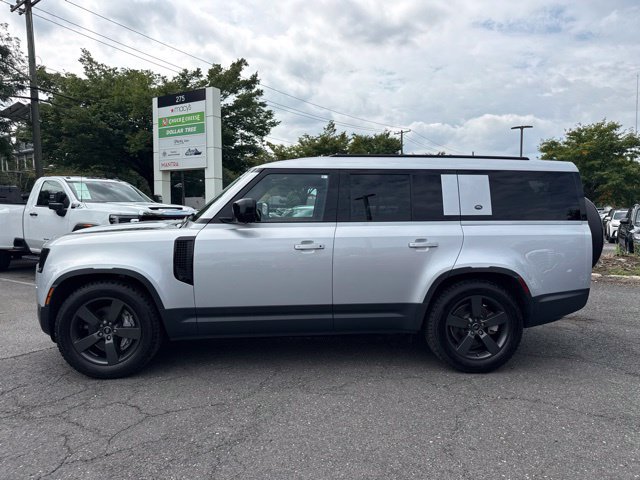 Used 2023 Land Rover Defender 130 SE AWD/4WD image 21
