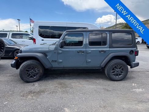 Used 2024 Jeep Wrangler Unlimited Sport AWD/4WD image 3