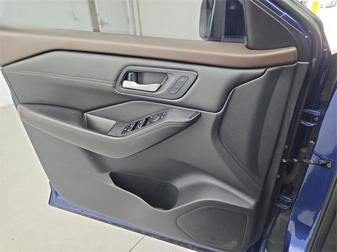 Certified 2023 Nissan Rogue SL w/ SL Premium Package image 25