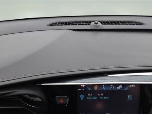 Used 2020 Buick Envision Essence image 10