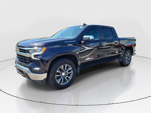 Used 2023 Chevrolet Silverado 1500 LT AWD/4WD image 2