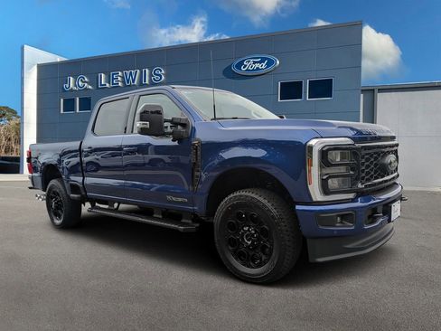 New 2026 Ford F250 Lariat w/ Black Appearance Package AWD/4WD image 1