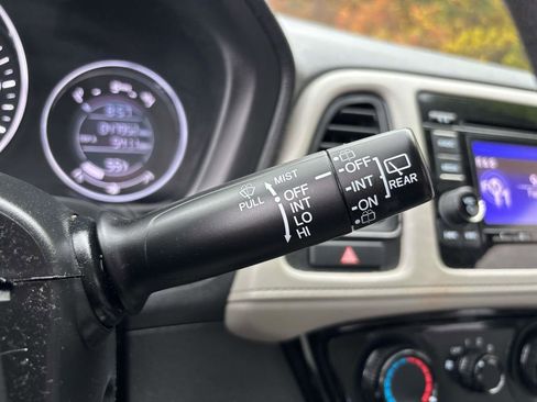 Used 2019 Honda HR-V LX image 26