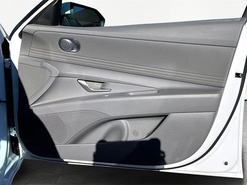 Used 2024 Hyundai Elantra SEL w/ Convenience Package image 24