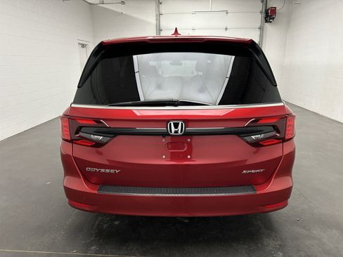 Used 2023 Honda Odyssey Sport image 7