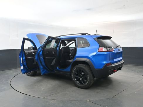 Used 2022 Jeep Cherokee Trailhawk w/ Comfort/Convenience Group image 29