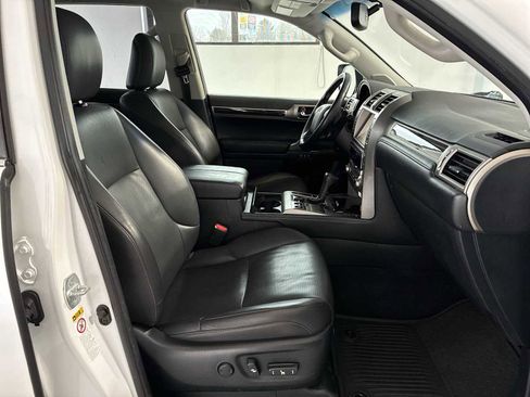 Used 2017 Lexus GX 460 w/ Navigation Package image 27