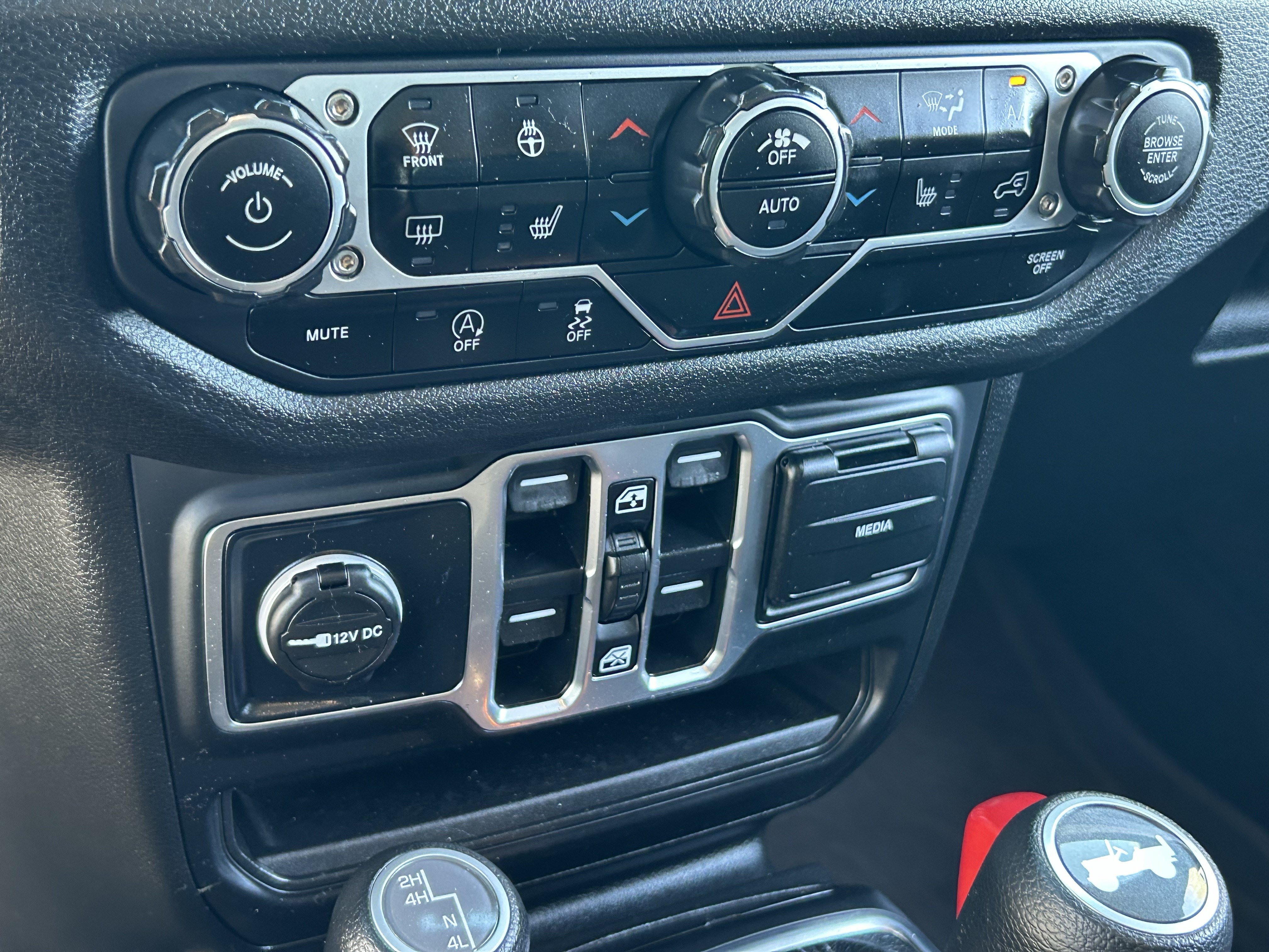 Used 2025 Jeep Wrangler Unlimited Sport AWD/4WD image 23