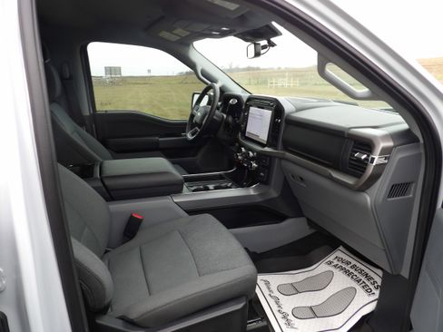 Used 2025 Ford F150 XLT w/ Equipment Group 302A MID image 8